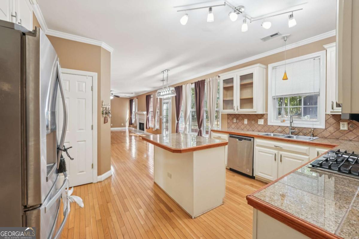 155 Matthew Way, Fayetteville