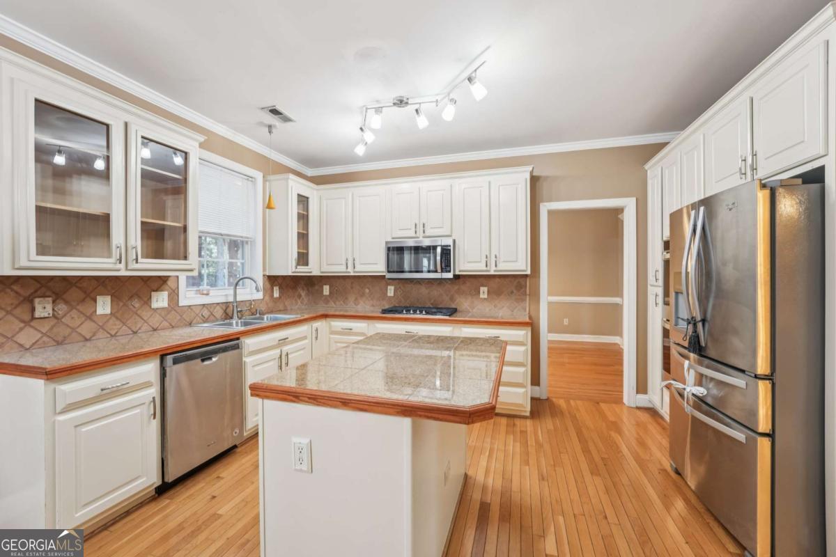 155 Matthew Way, Fayetteville