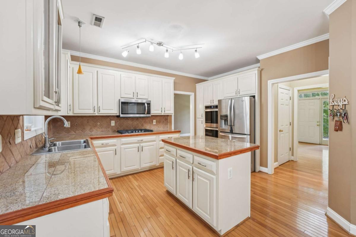 155 Matthew Way, Fayetteville