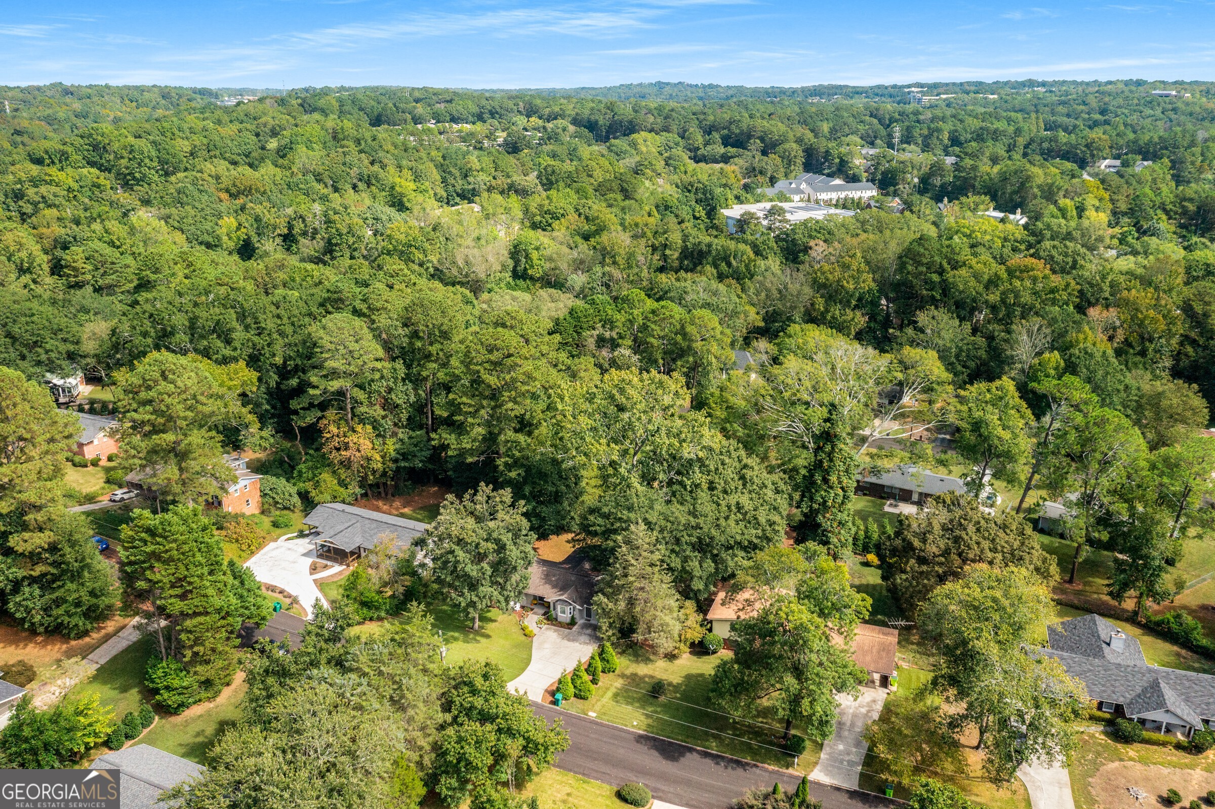 6825 Sunny Brook Lane, Atlanta