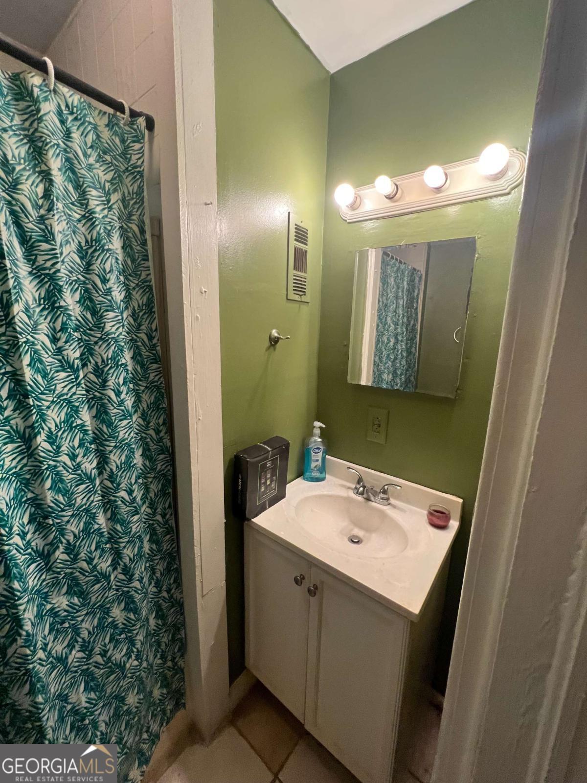 1750 Beechwood Boulevard SW, Atlanta