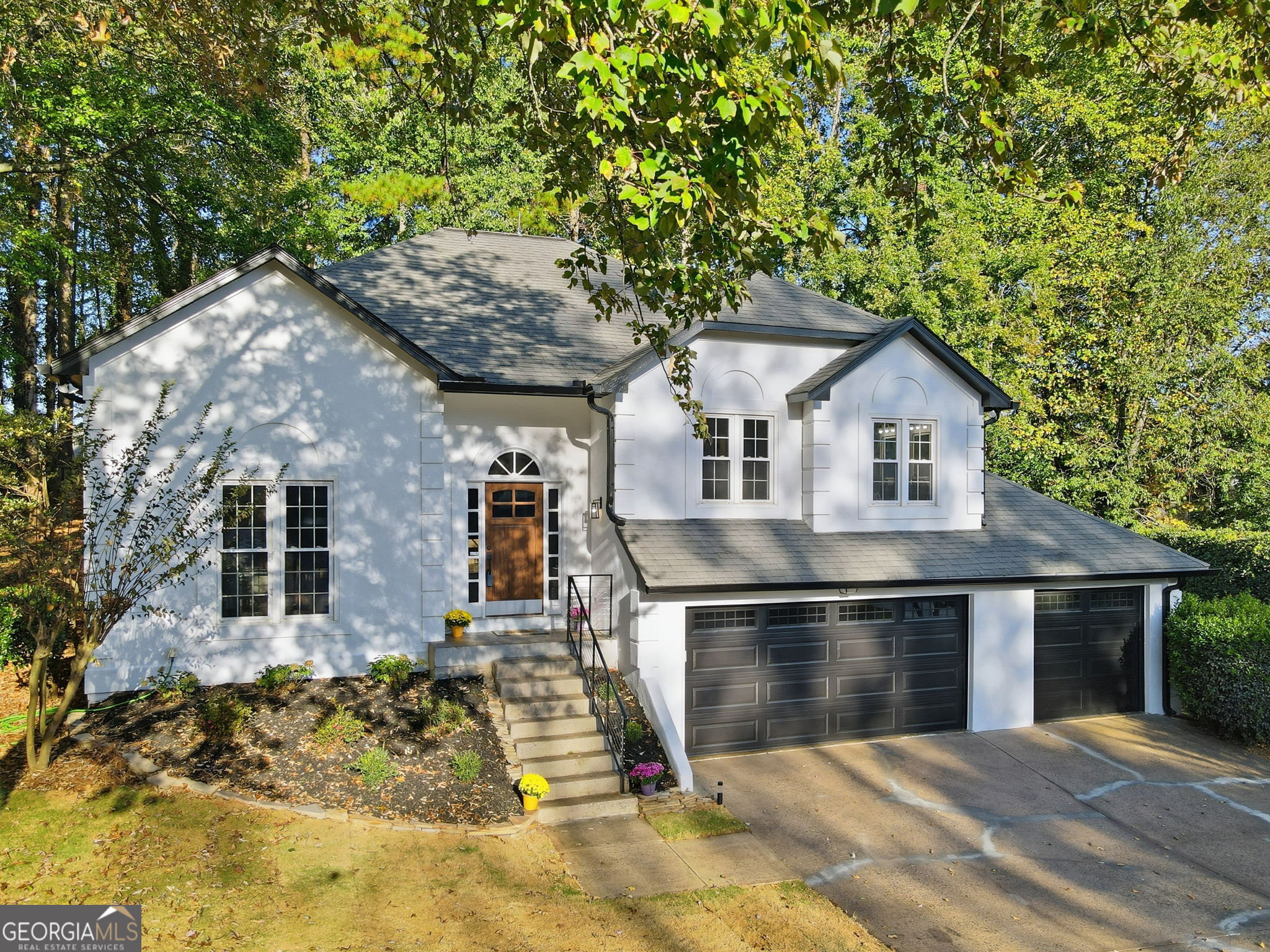161 Red Oak Lane, Alpharetta