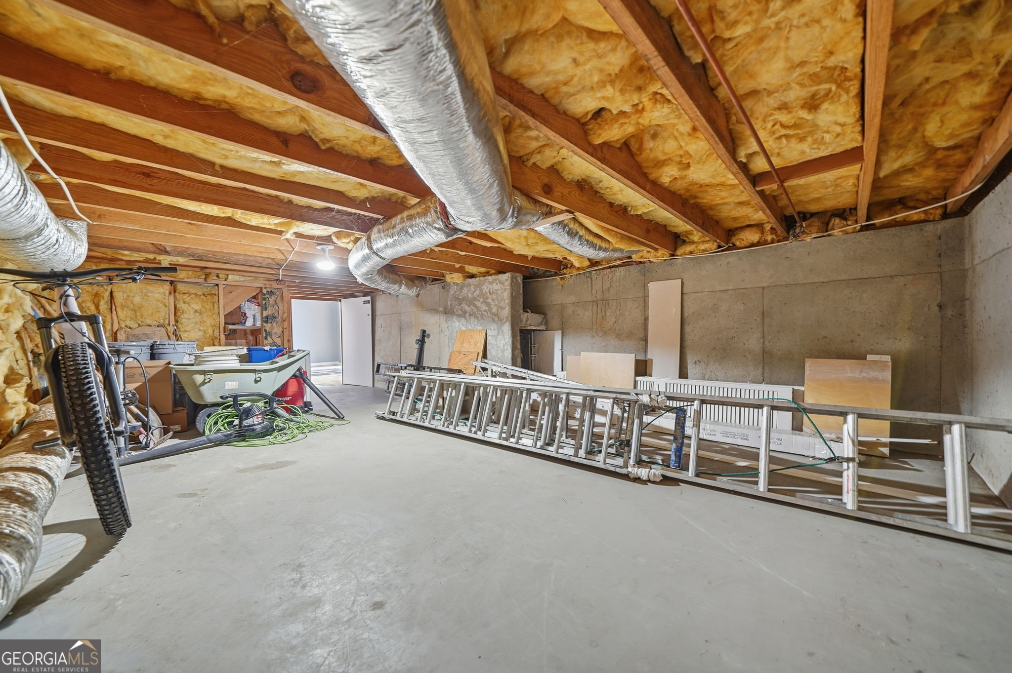 161 Red Oak Lane, Alpharetta