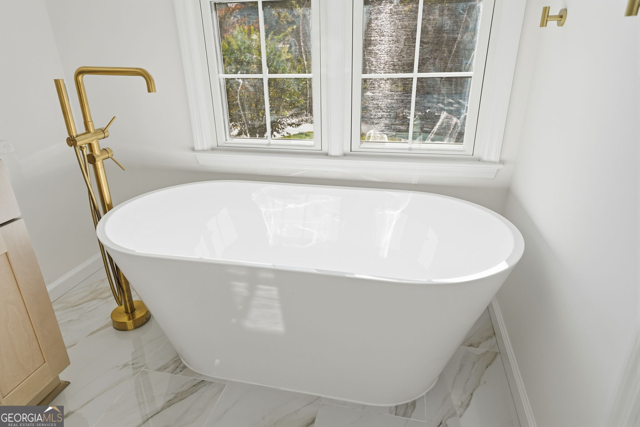 161 Red Oak Lane, Alpharetta