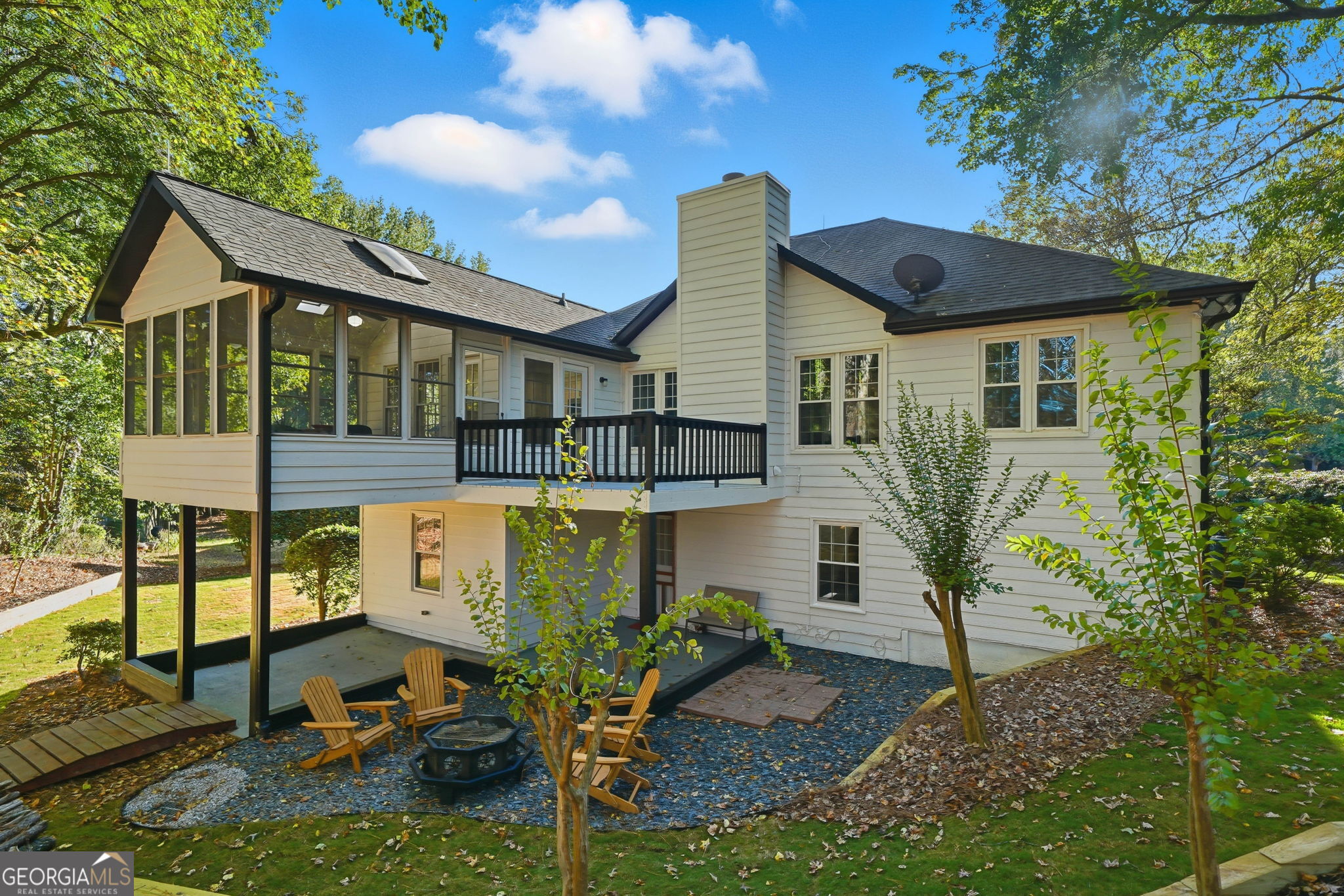 161 Red Oak Lane, Alpharetta