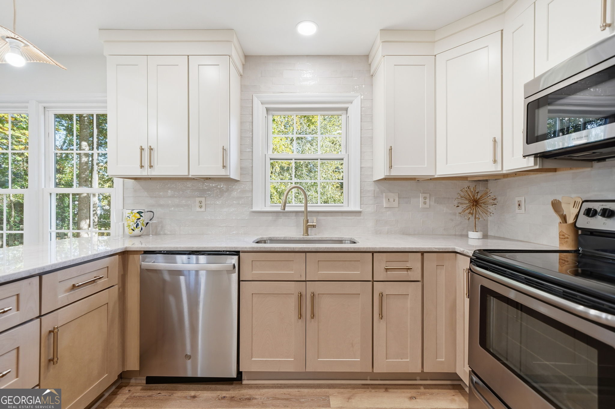 161 Red Oak Lane, Alpharetta