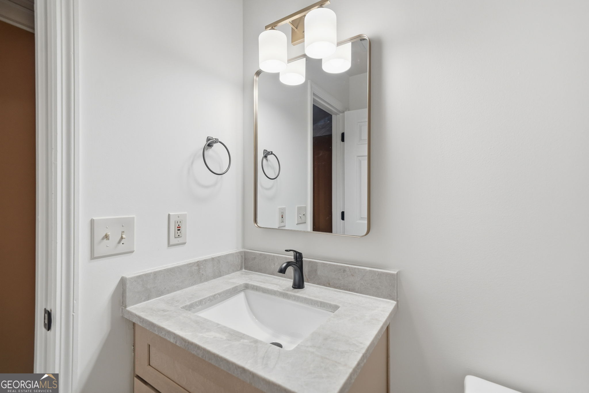 161 Red Oak Lane, Alpharetta