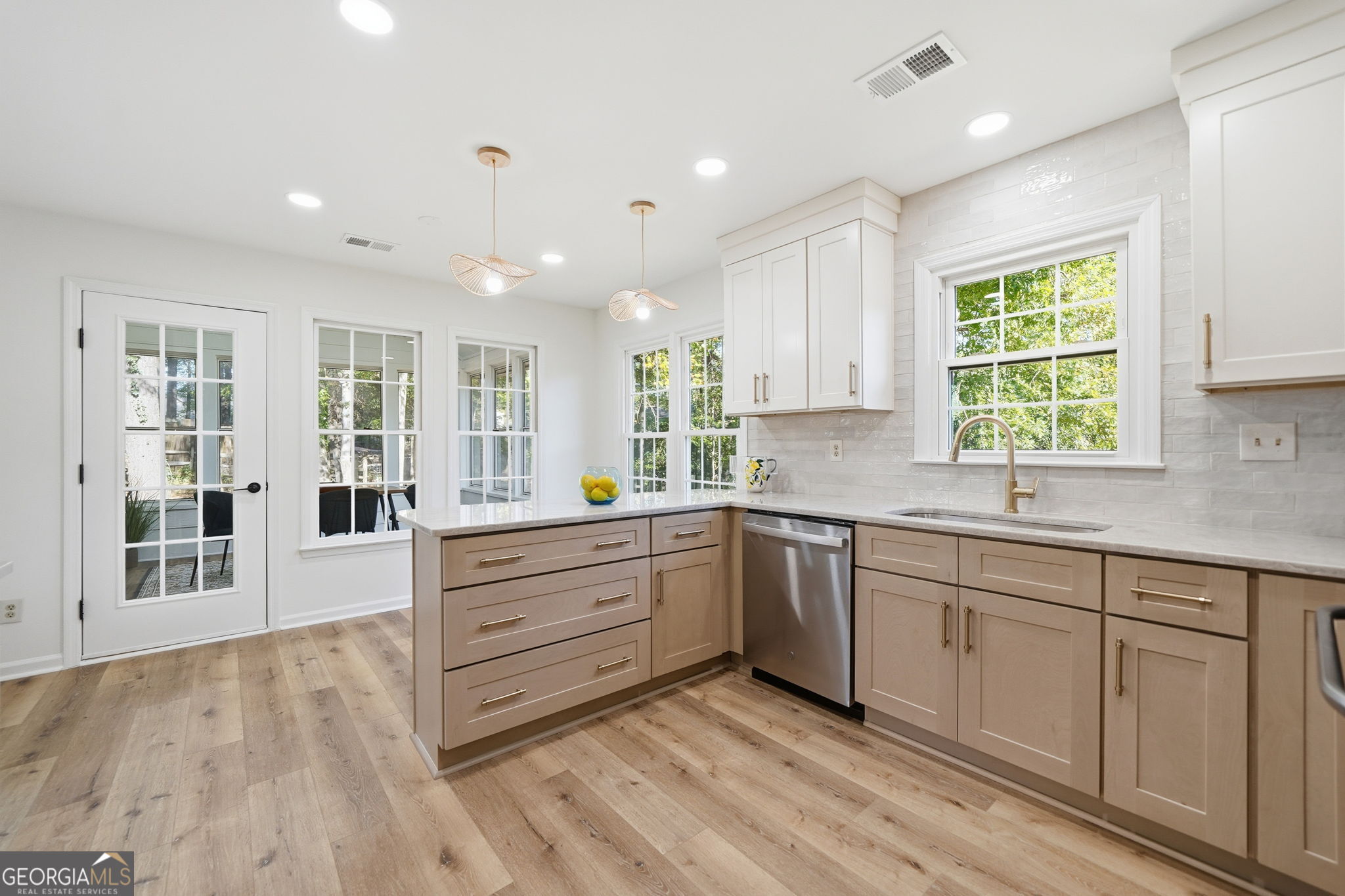 161 Red Oak Lane, Alpharetta