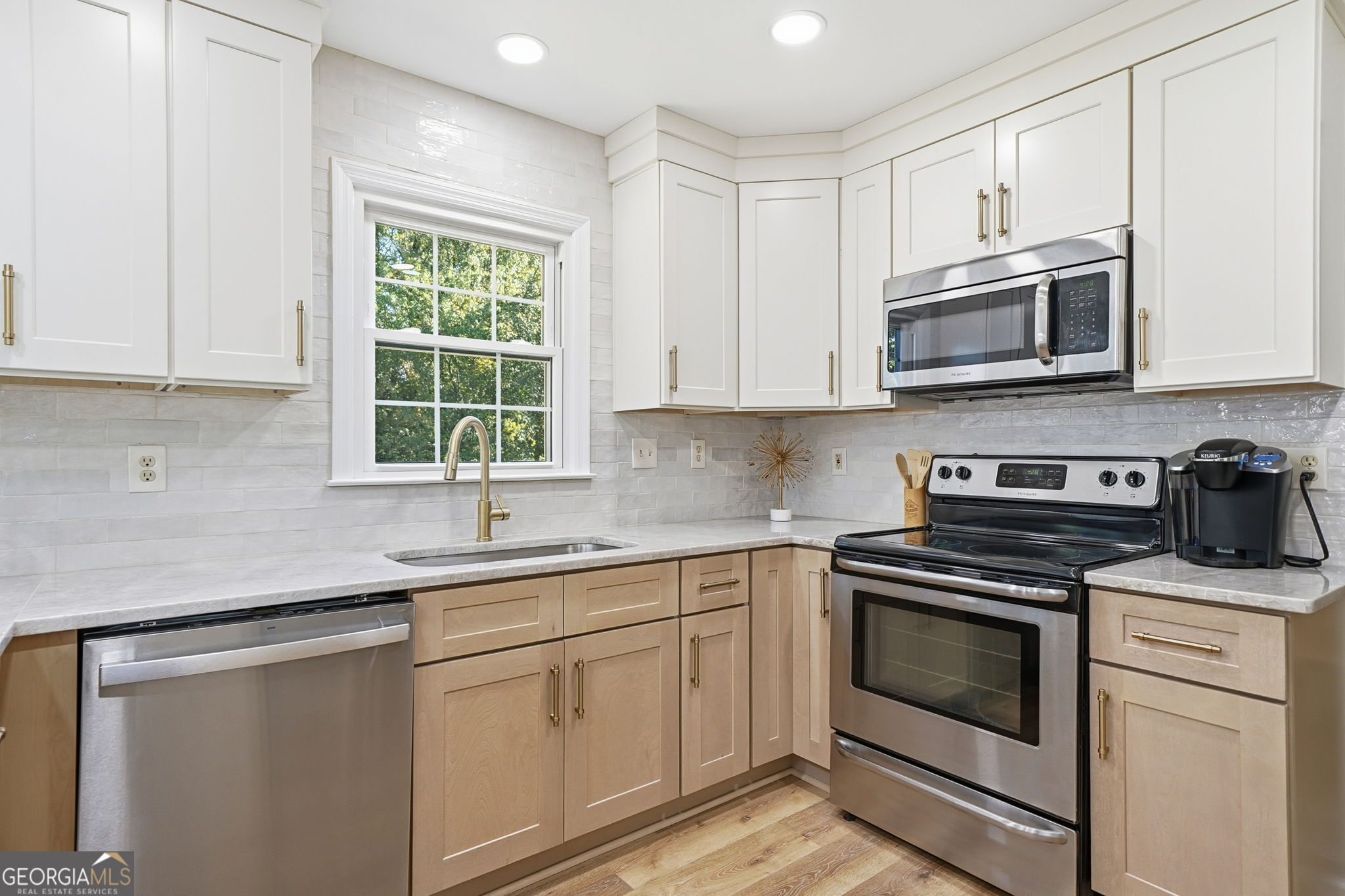 161 Red Oak Lane, Alpharetta