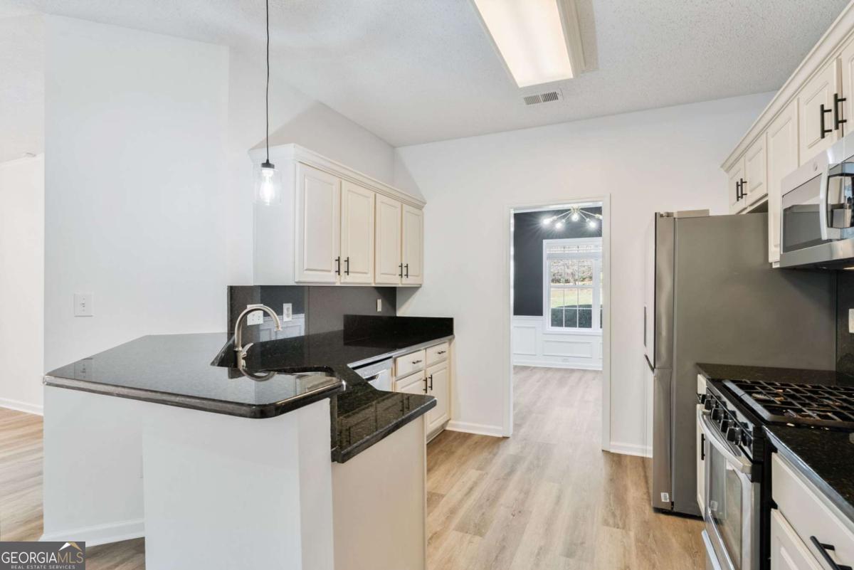 906 Wandering Vine Drive SE, Mableton