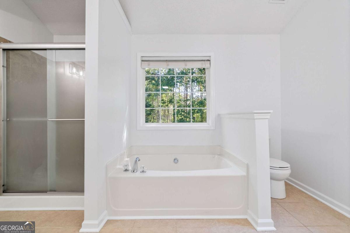906 Wandering Vine Drive SE, Mableton