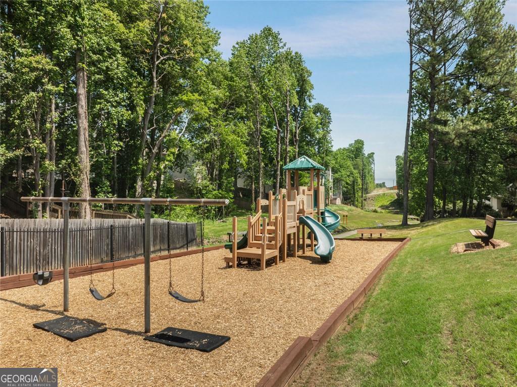 906 Wandering Vine Drive SE, Mableton