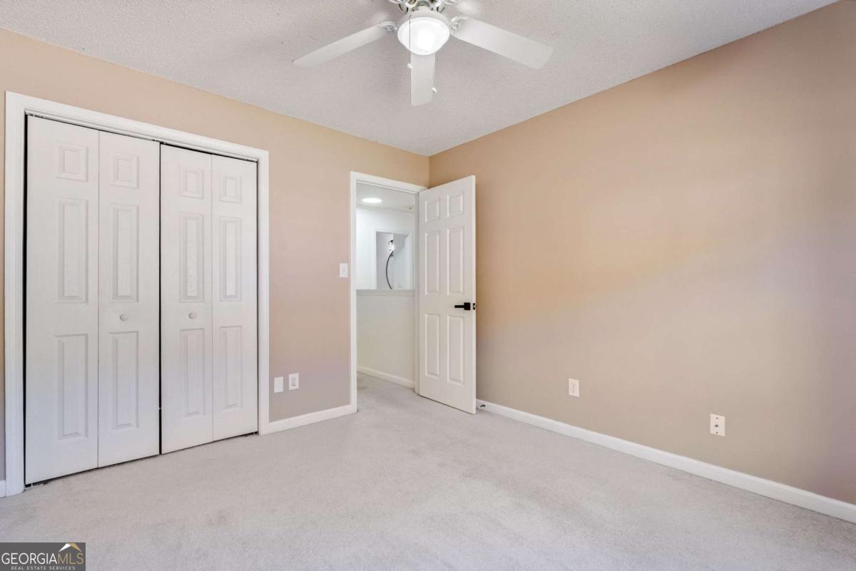 906 Wandering Vine Drive SE, Mableton