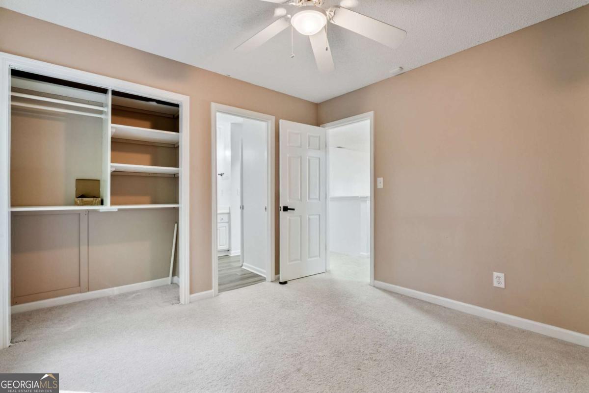 906 Wandering Vine Drive SE, Mableton