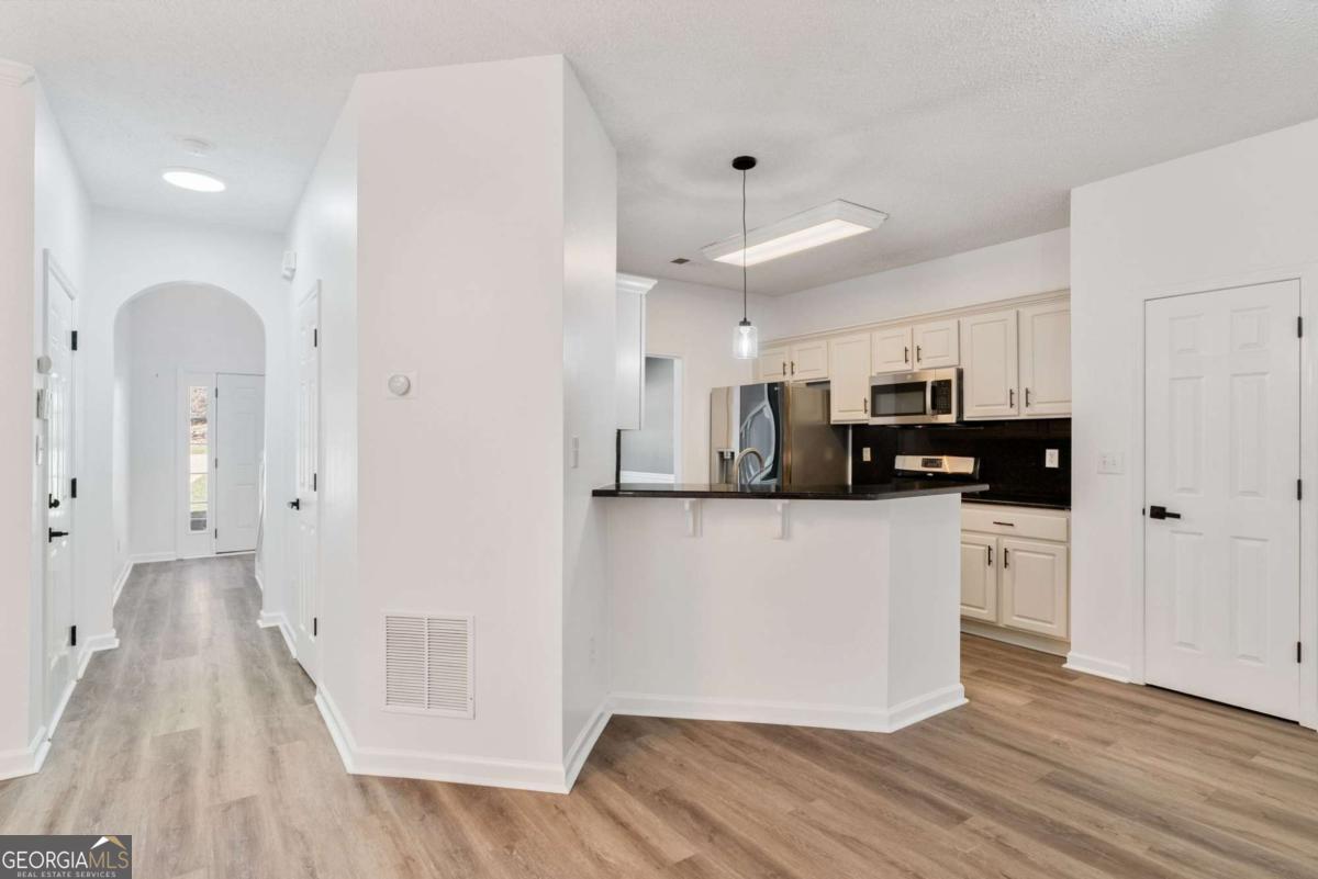 906 Wandering Vine Drive SE, Mableton