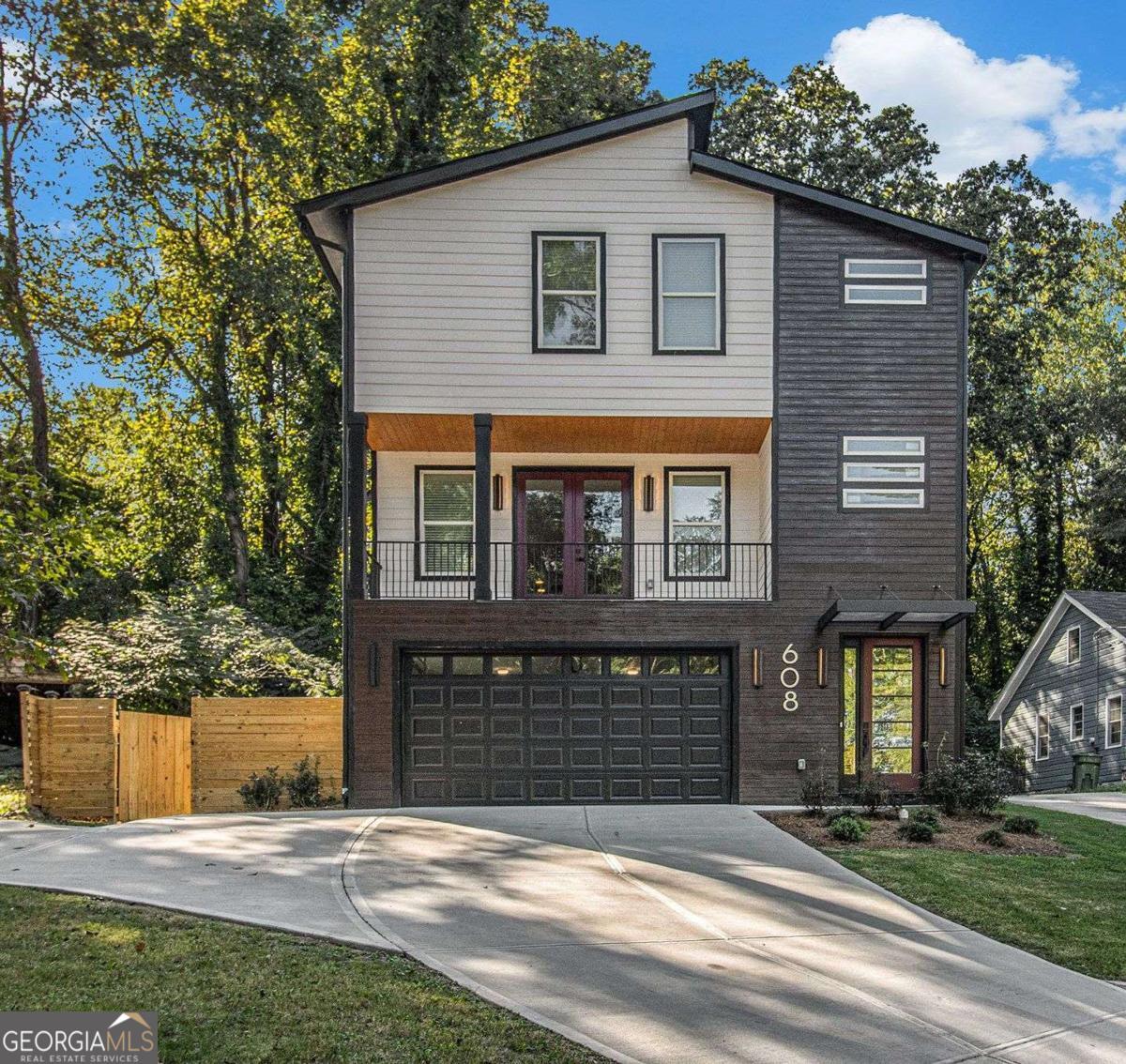 608 S Evelyn Place NW