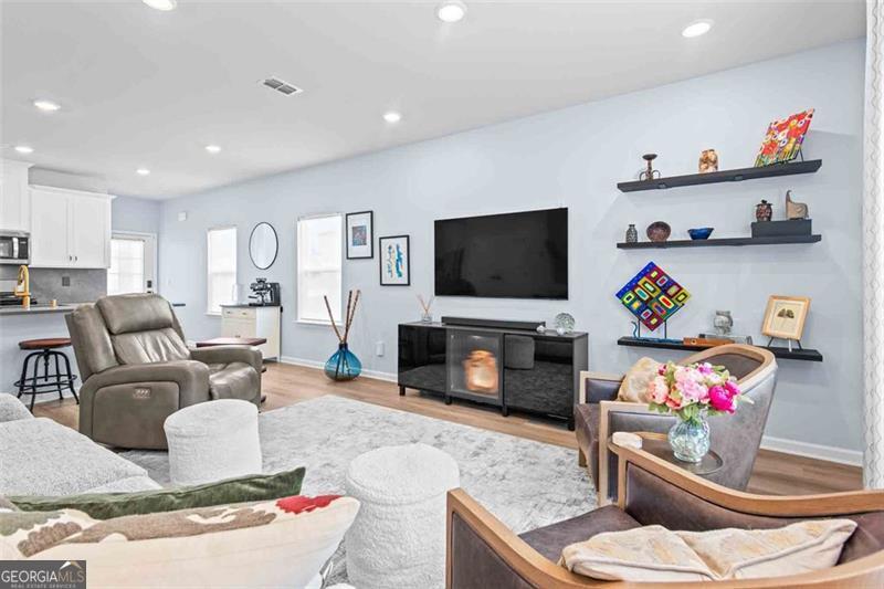 3615 Shore Wood, Lawrenceville