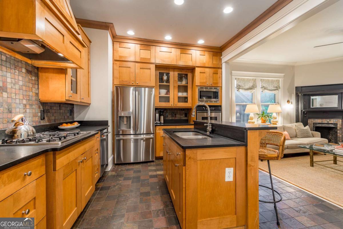 495 Greenwood Avenue NE