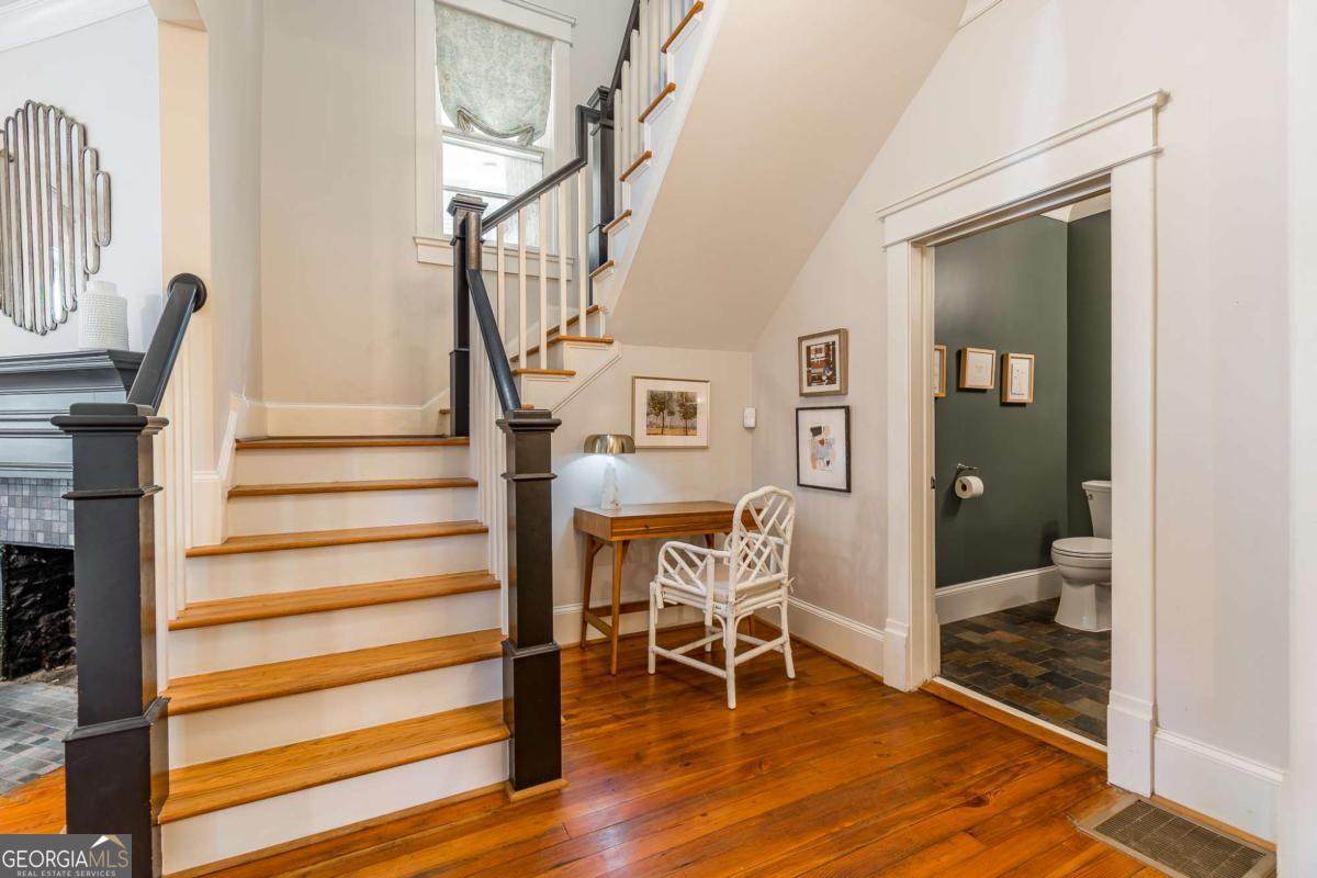 495 Greenwood Avenue NE