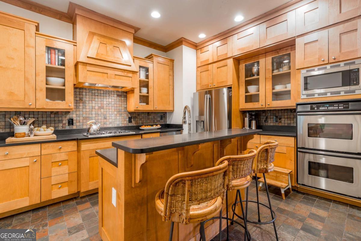 495 Greenwood Avenue NE