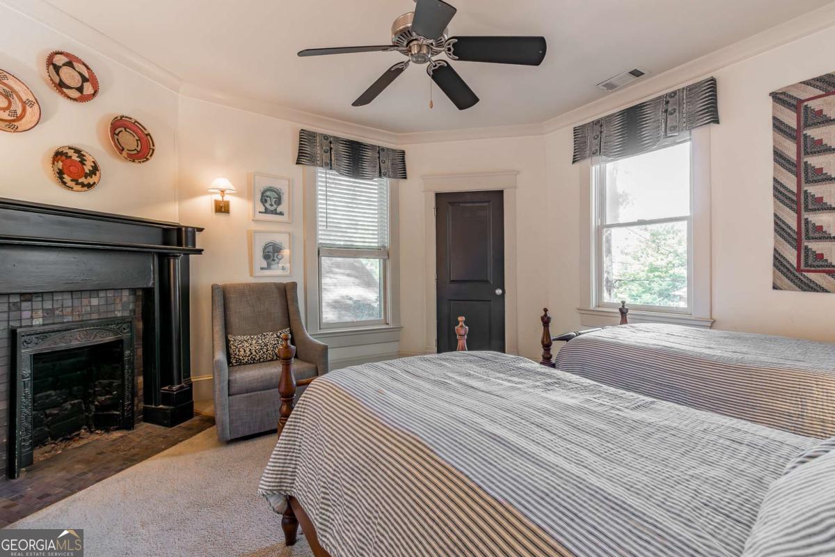 495 Greenwood Avenue NE