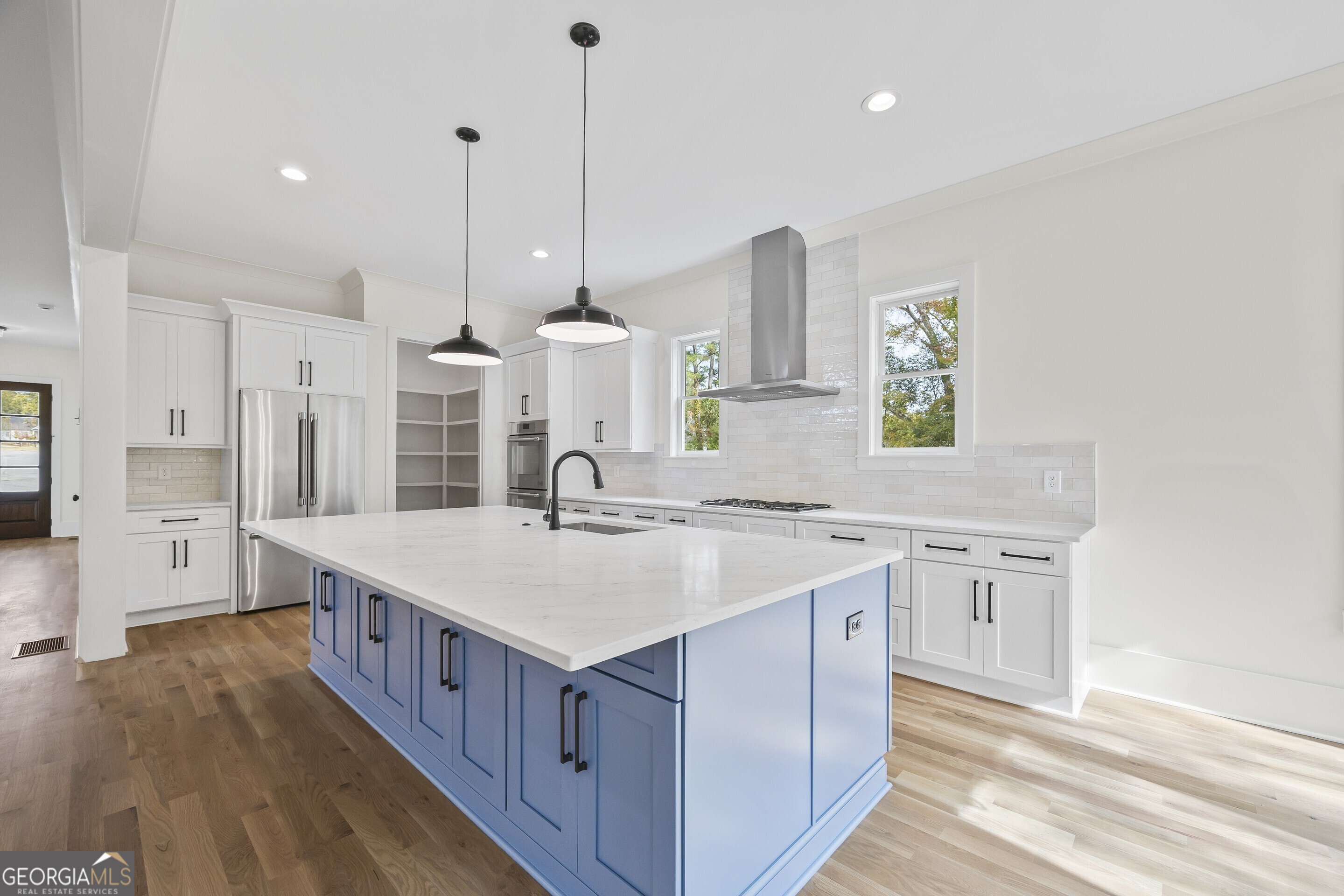 611 Foster Park Lane