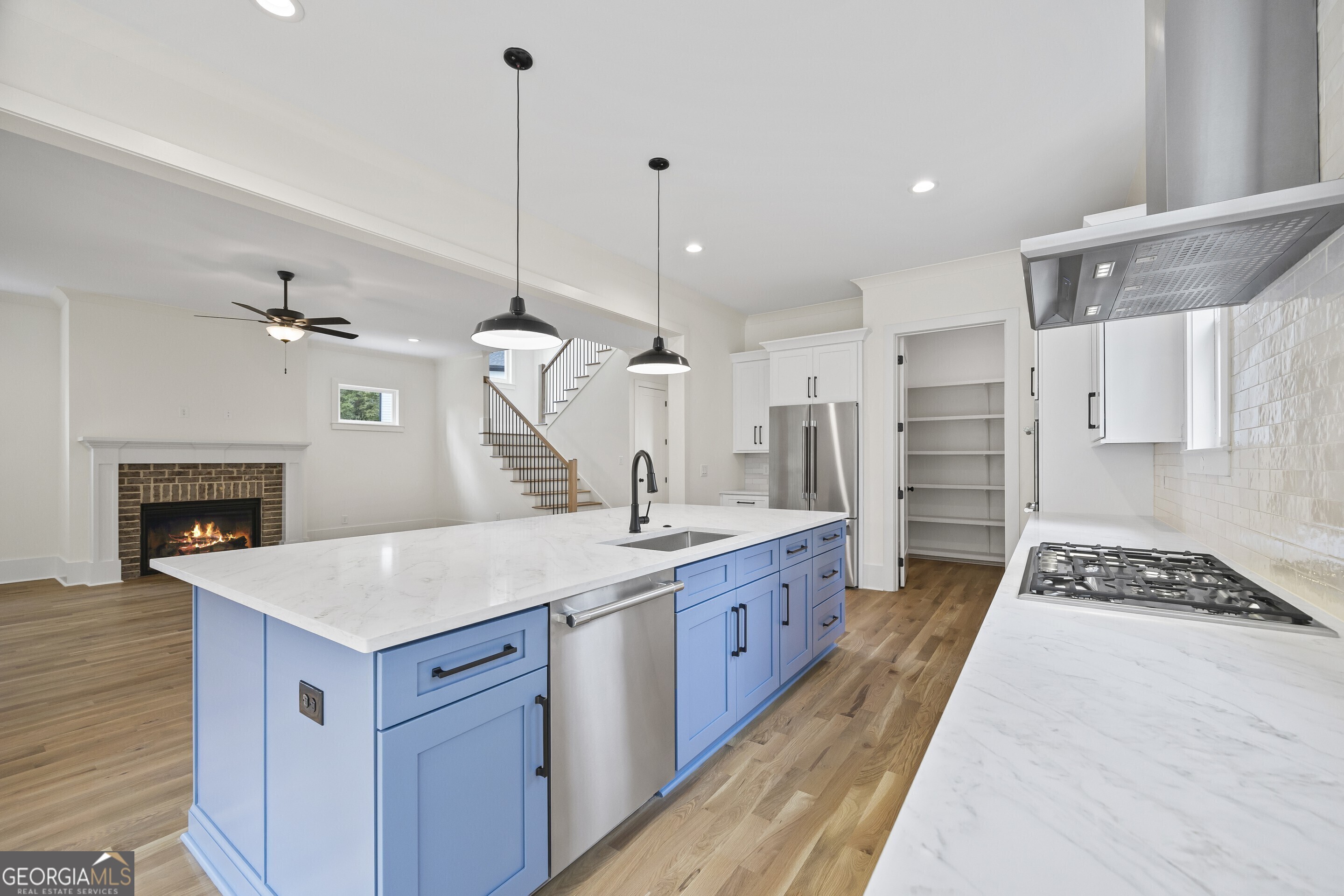 611 Foster Park Lane