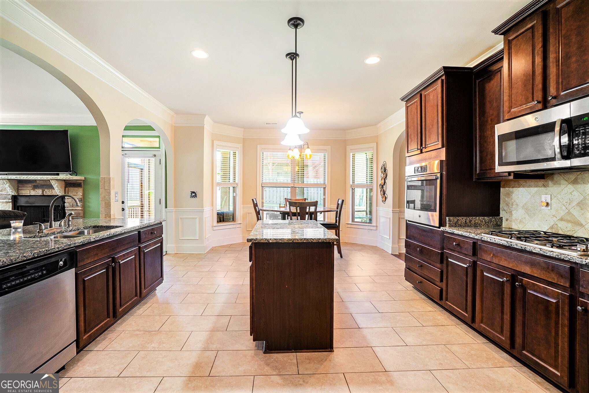 411 Little Carter Cove