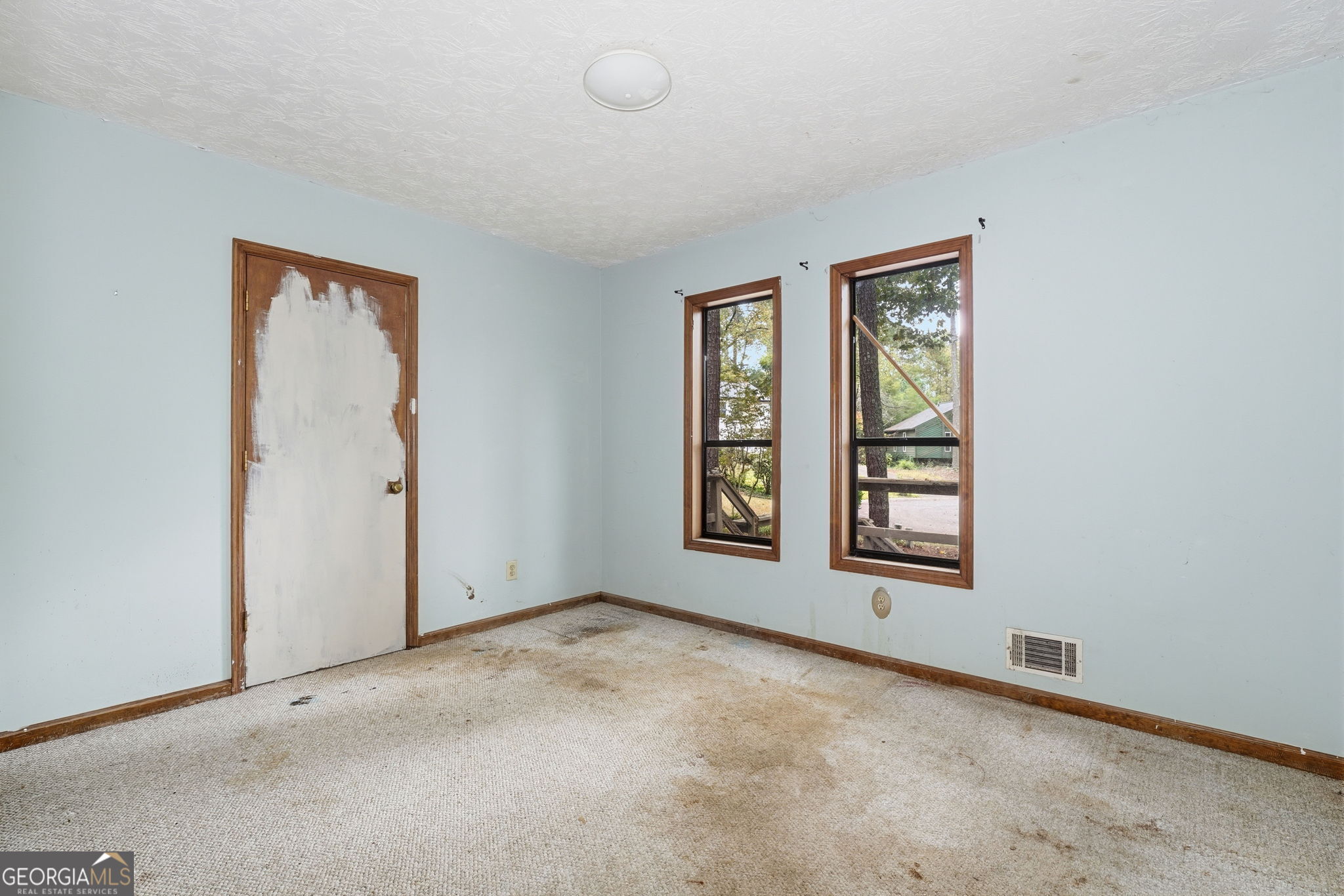 767 Starmist Court NE