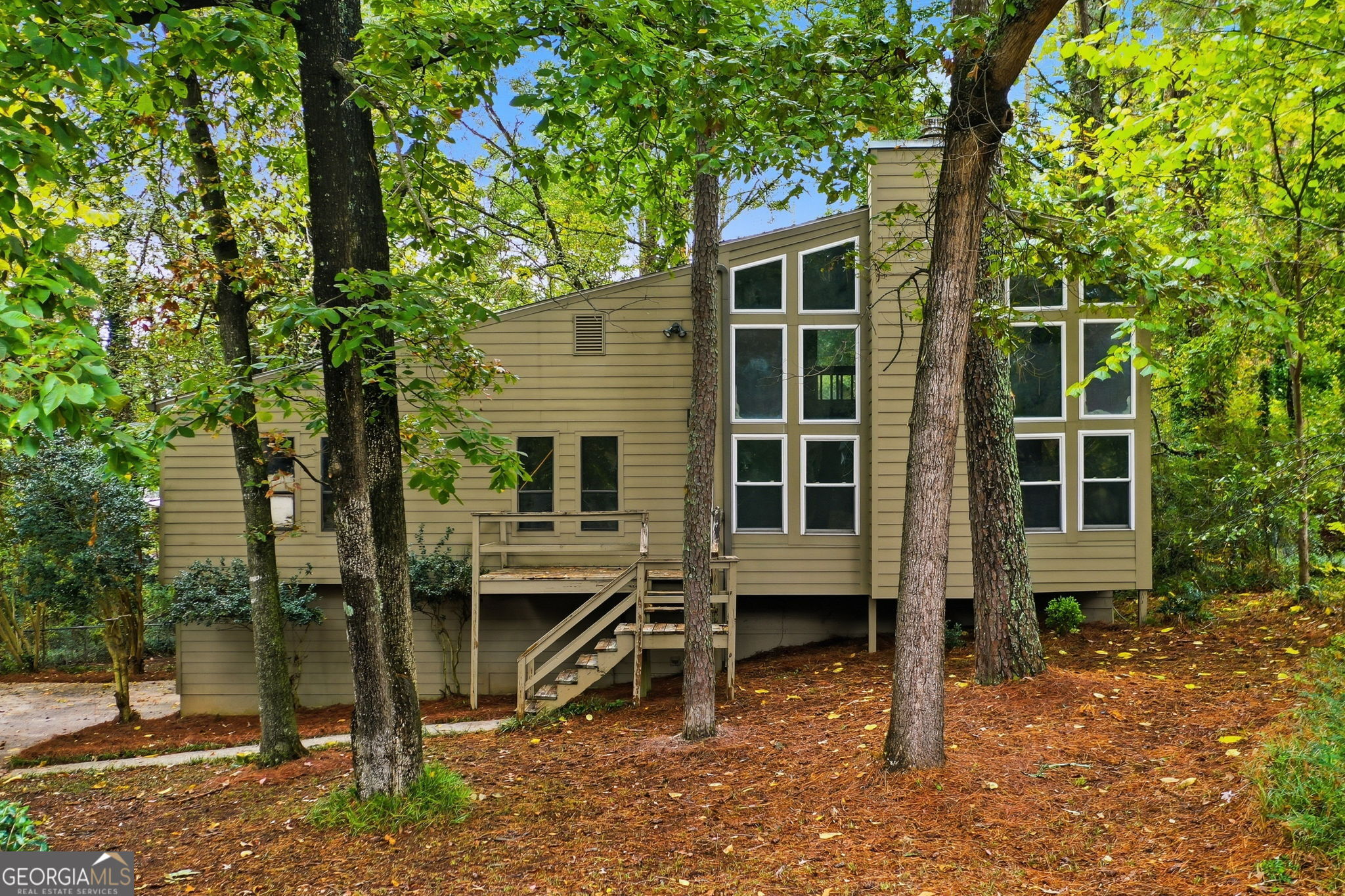 767 Starmist Court NE