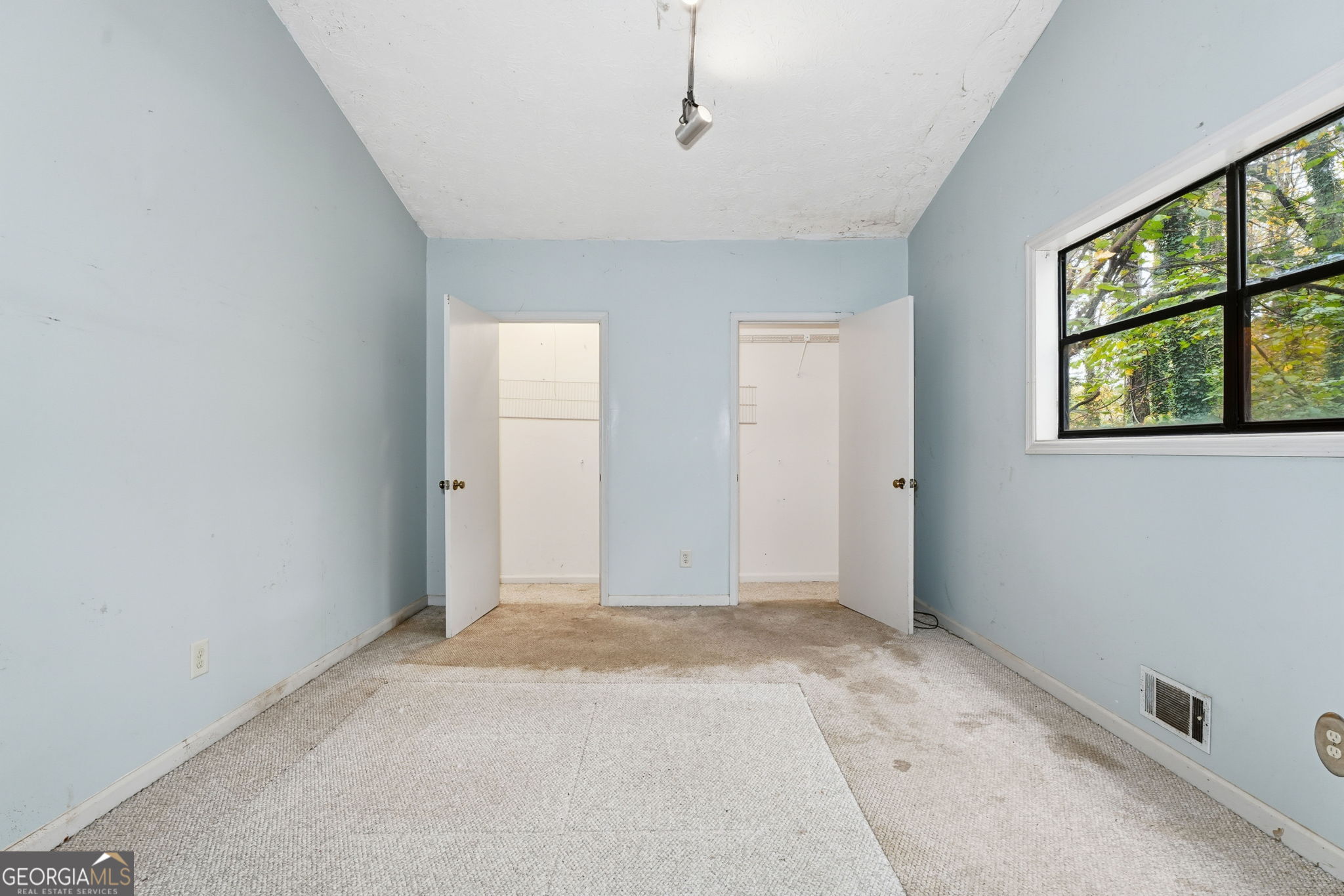 767 Starmist Court NE