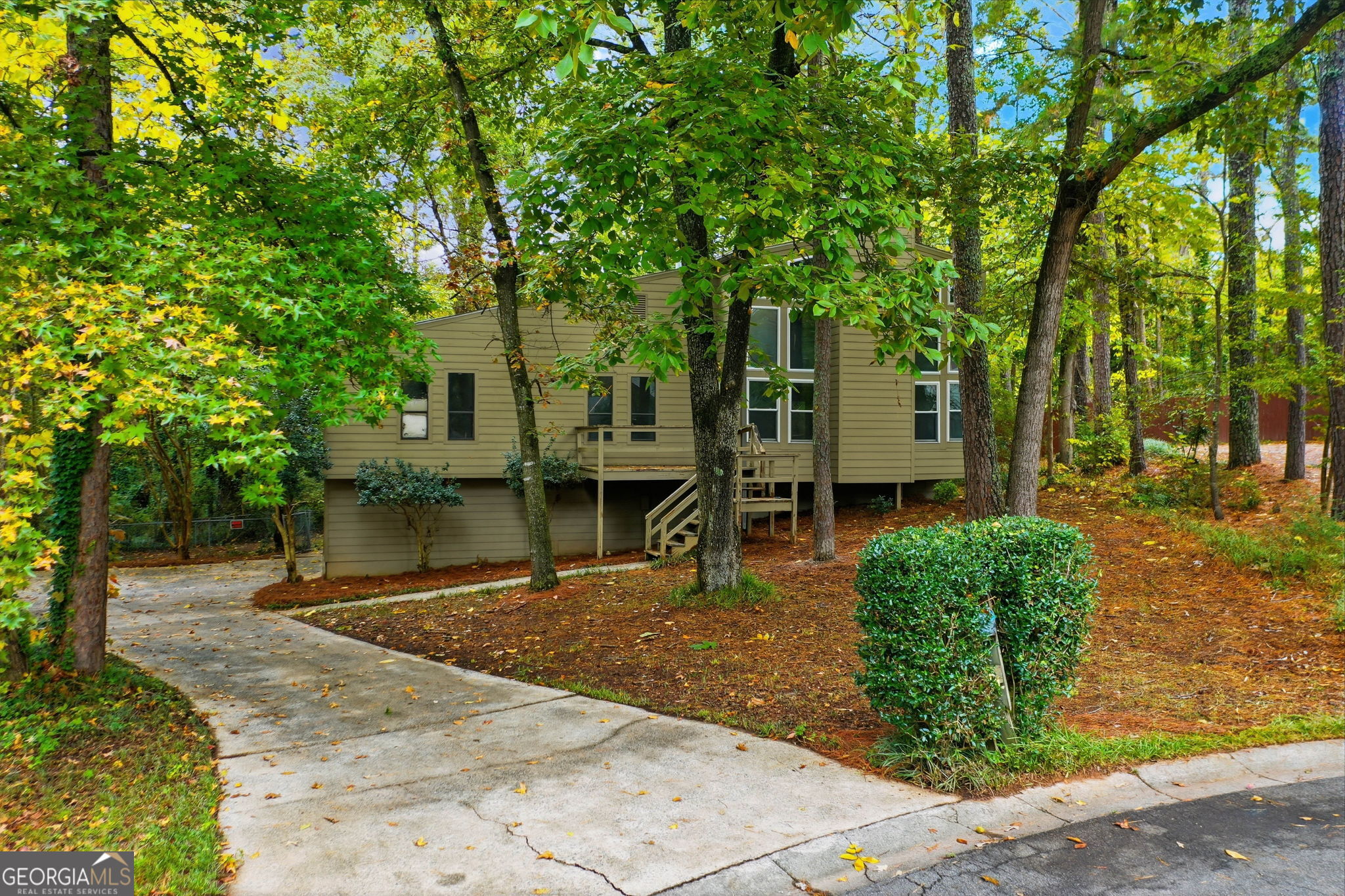 767 Starmist Court NE