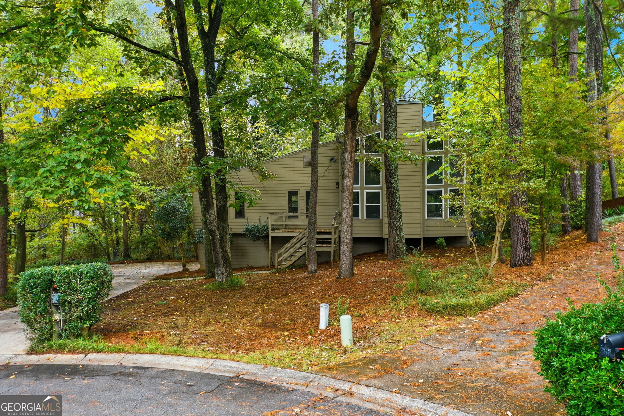 767 Starmist Court NE