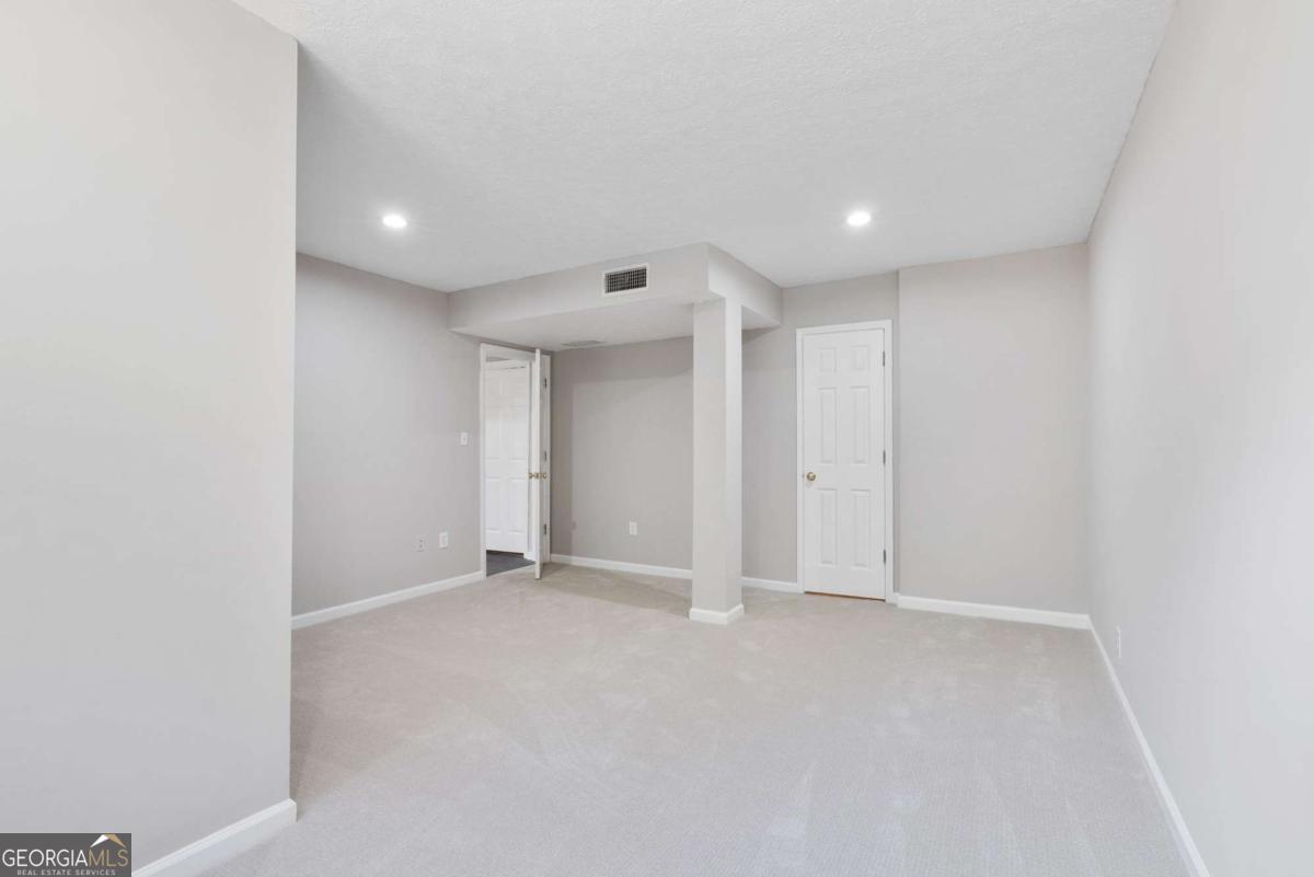 1447 Southland Vista Court NE