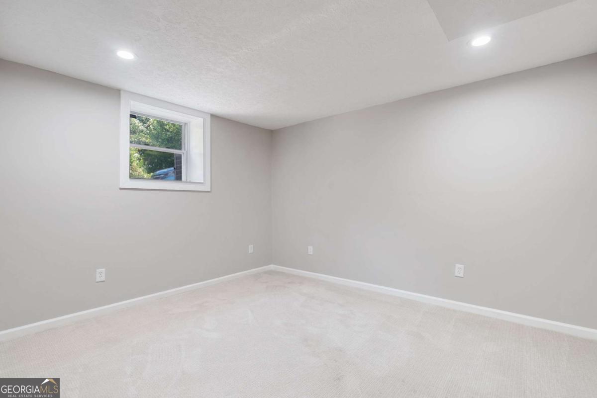 1447 Southland Vista Court NE