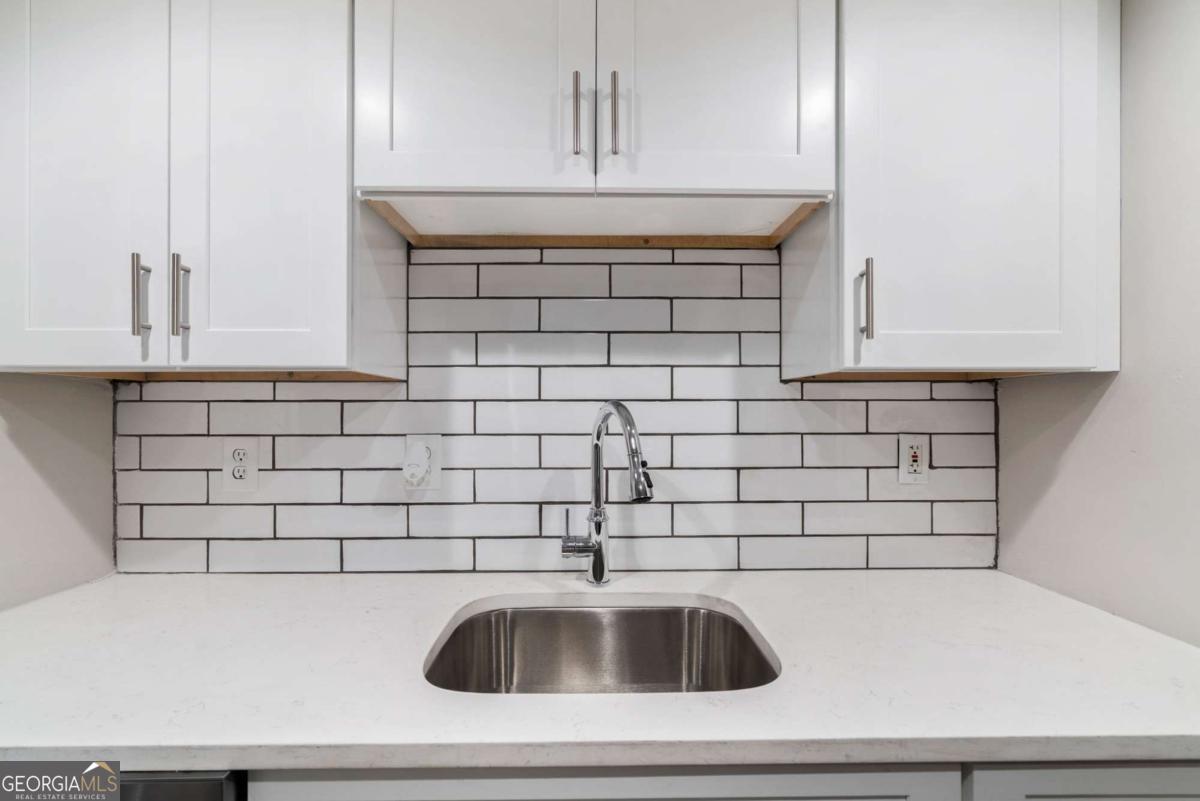 1447 Southland Vista Court NE