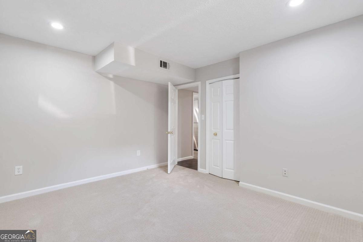 1447 Southland Vista Court NE