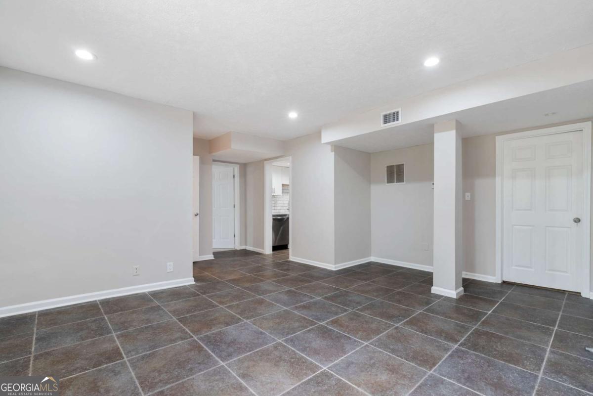 1447 Southland Vista Court NE