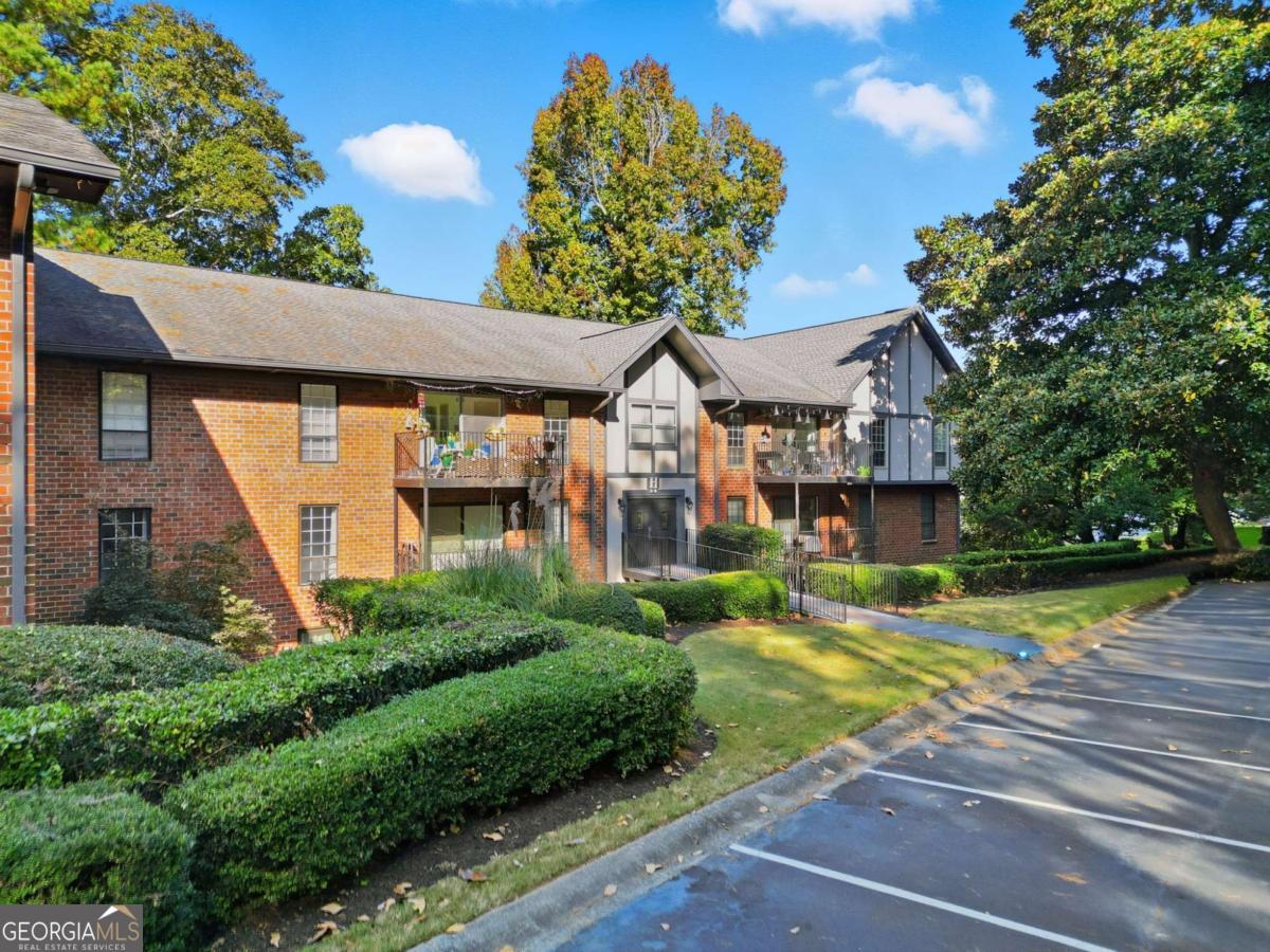 6851 Roswell Road # H29