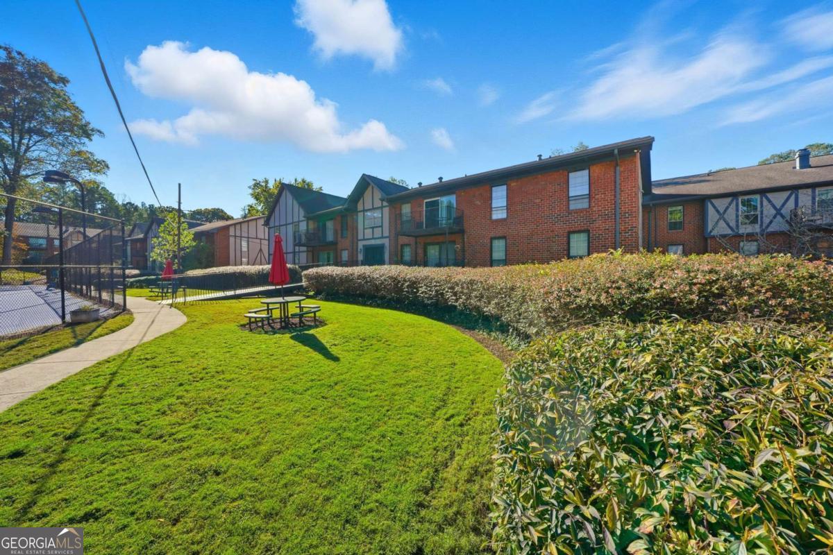 6851 Roswell Road # H29