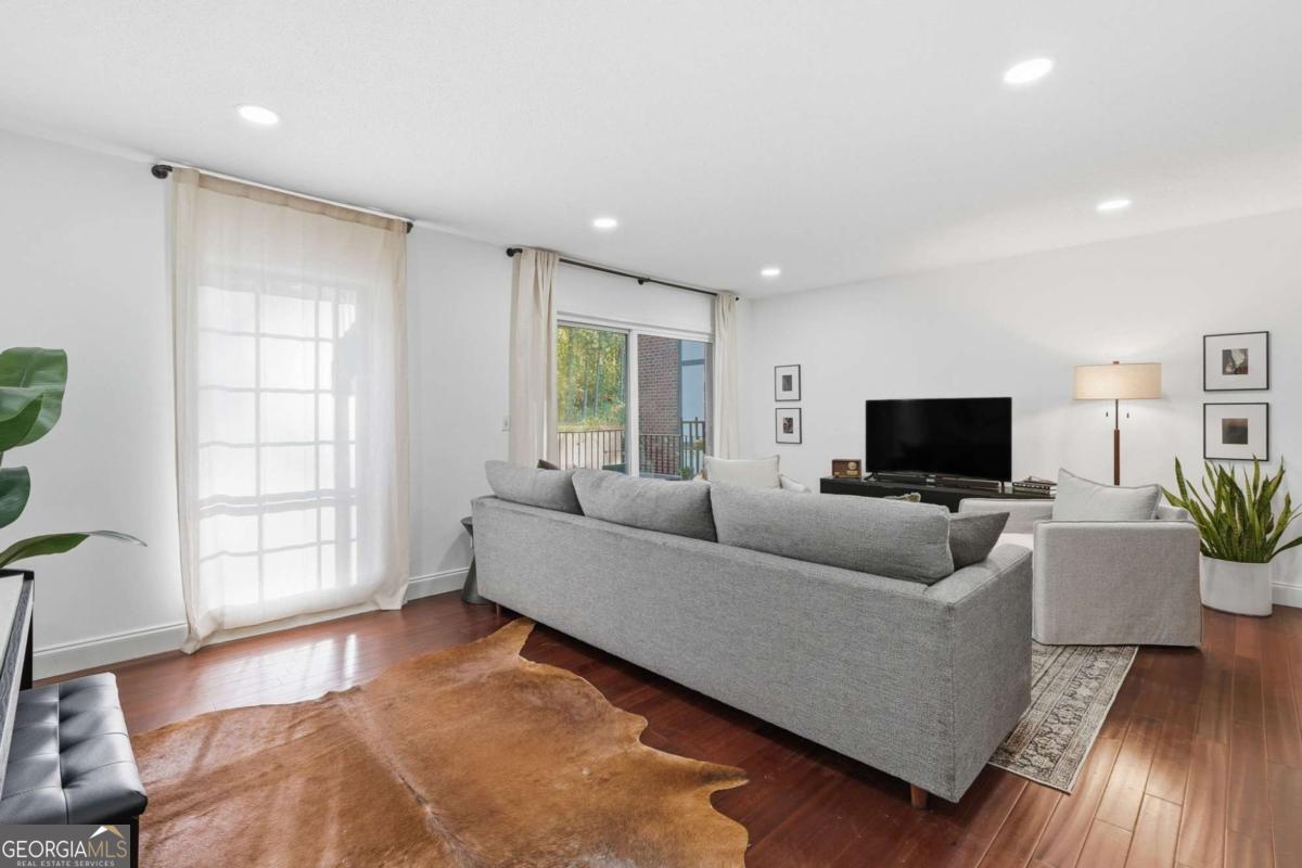 6851 Roswell Road # H29