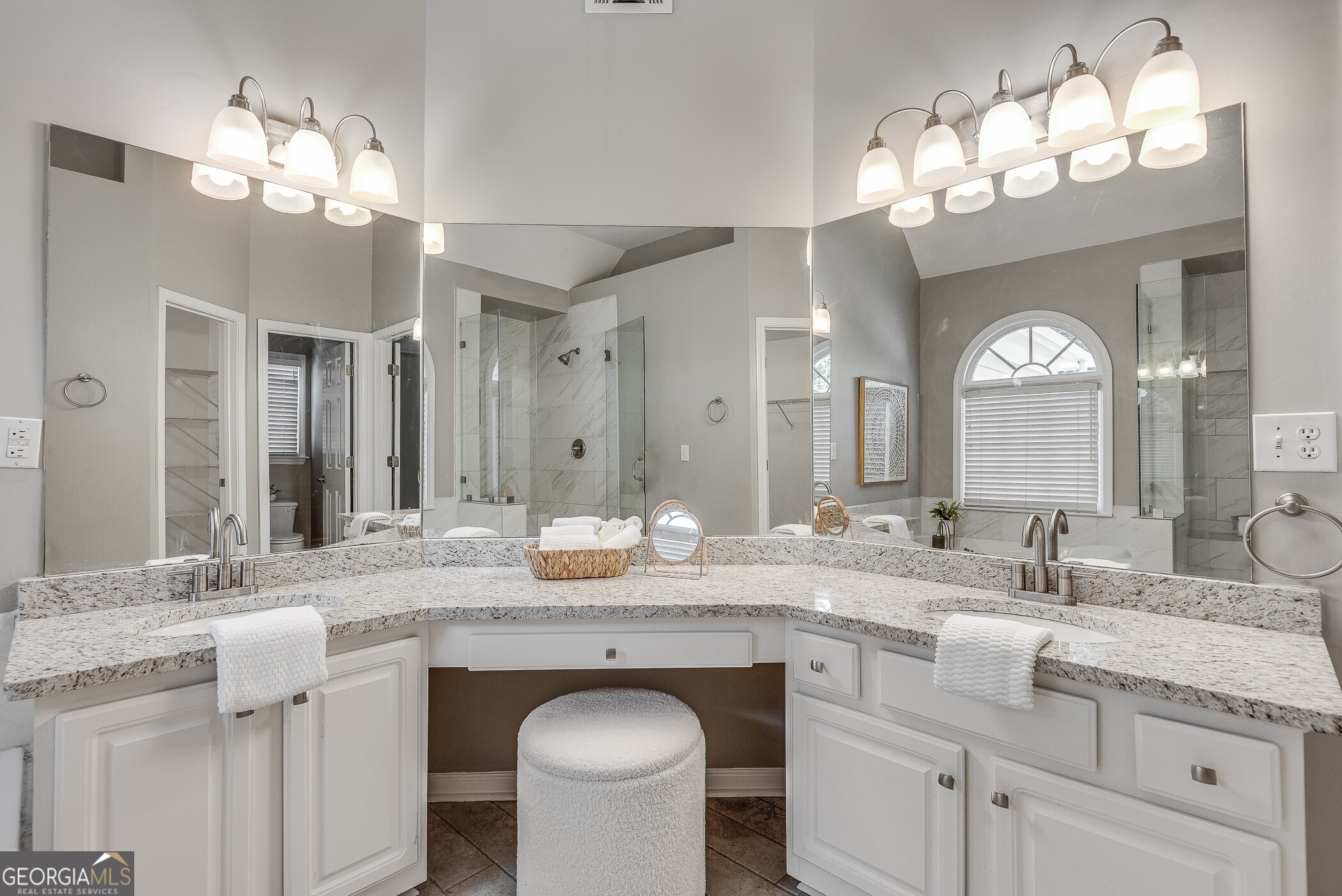 2251 N Shallowford Road