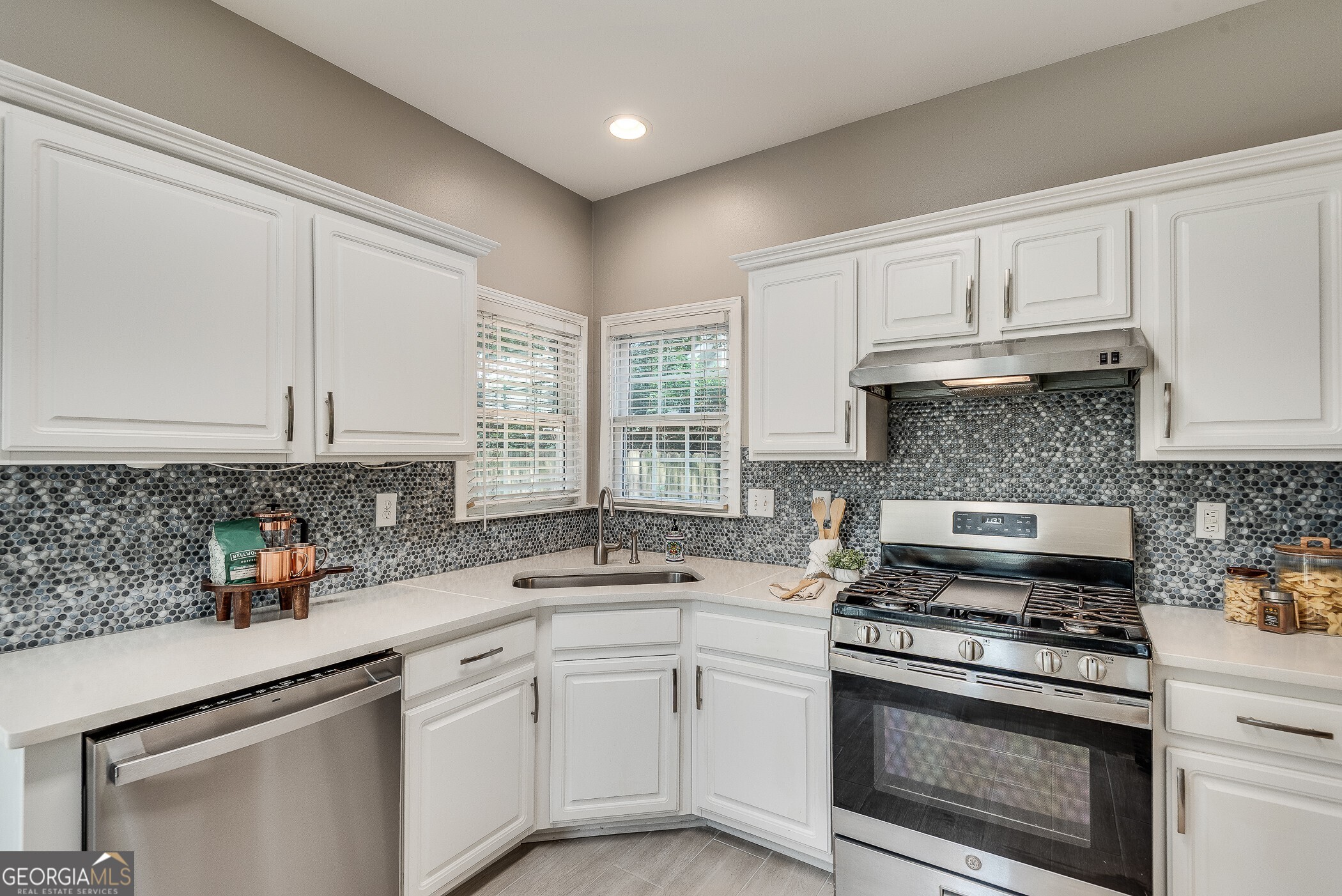 2251 N Shallowford Road