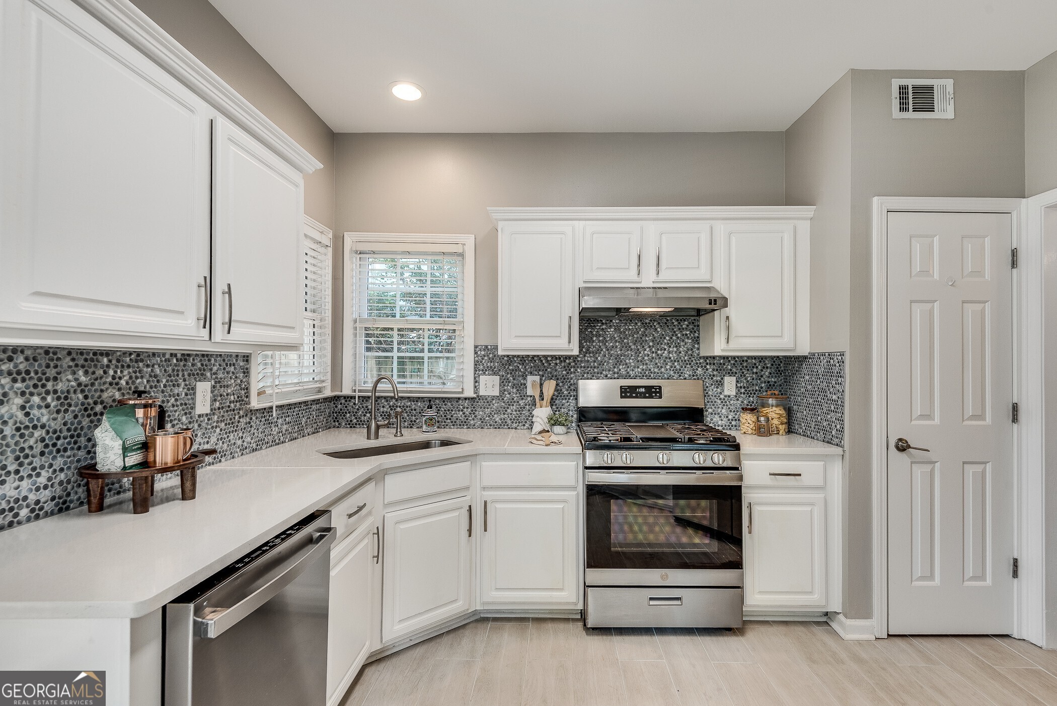 2251 N Shallowford Road