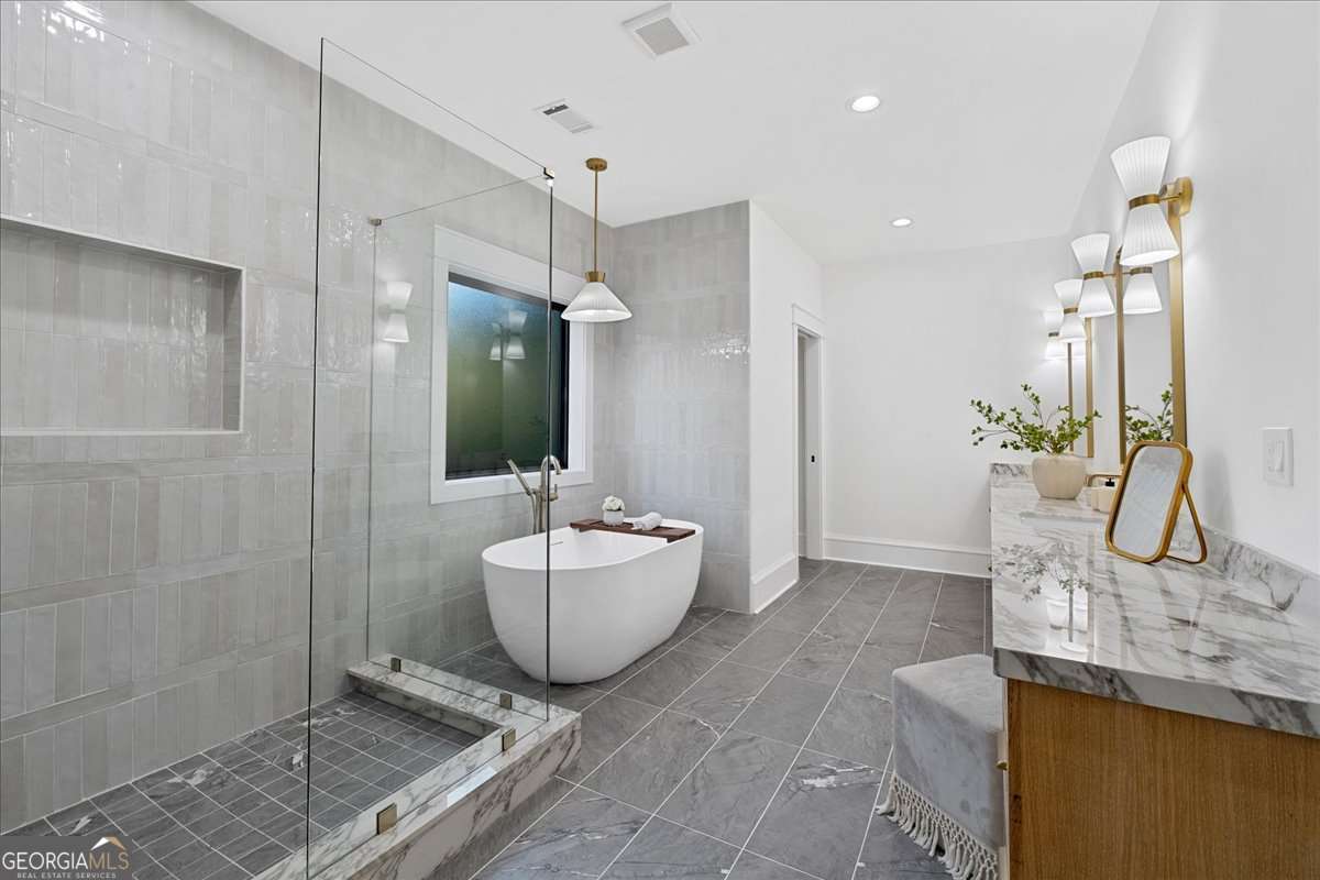 247 Greenwood Circle