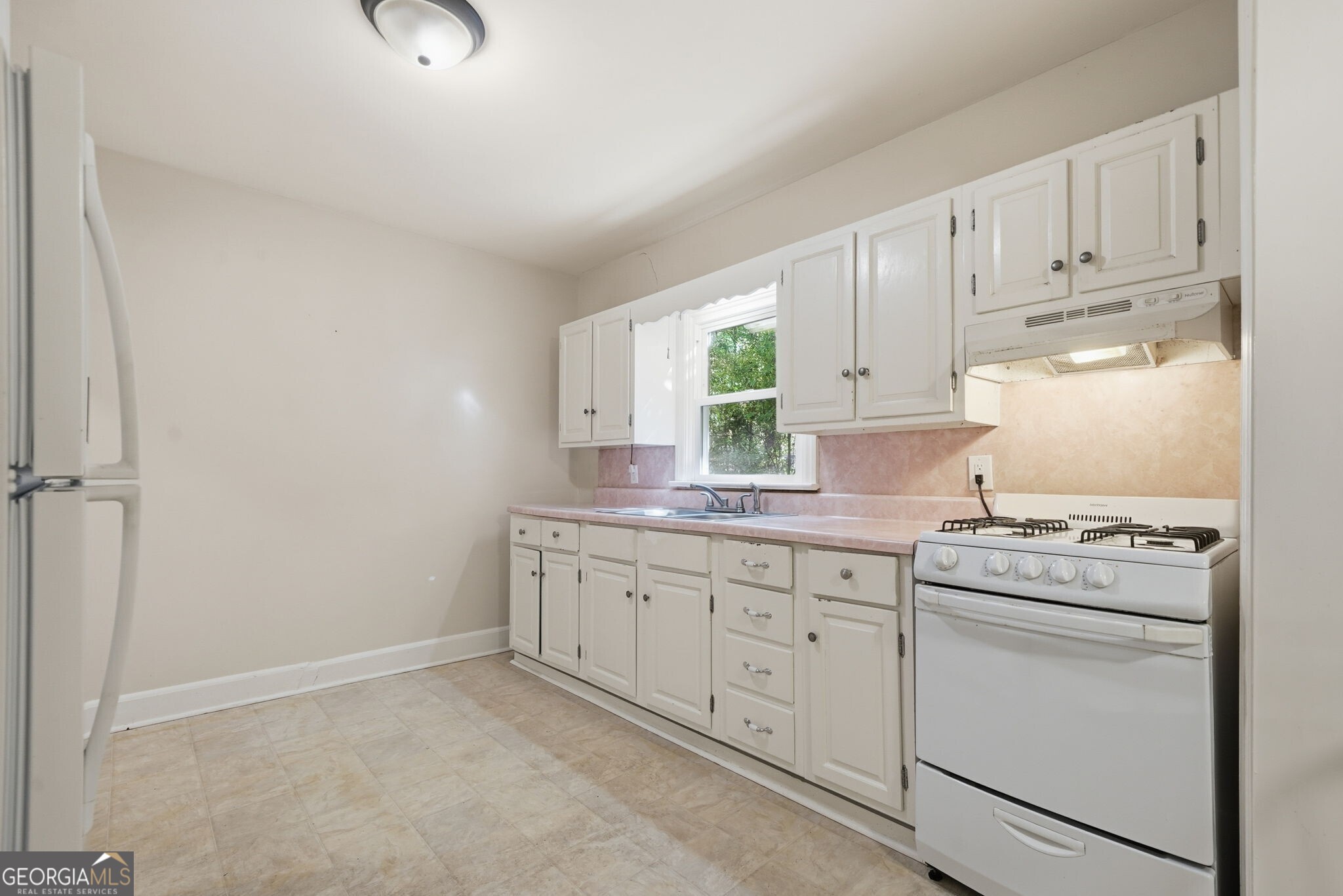 2518 Pine Lake Place