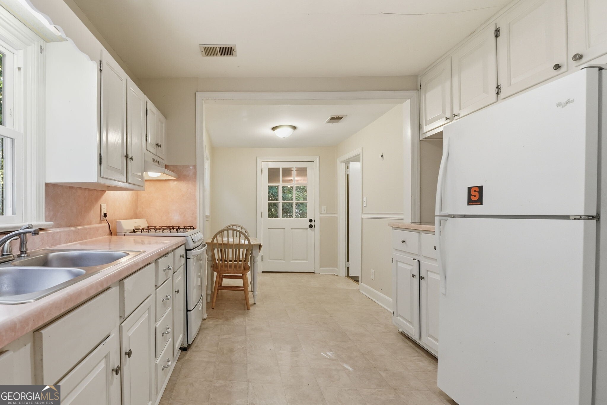 2518 Pine Lake Place