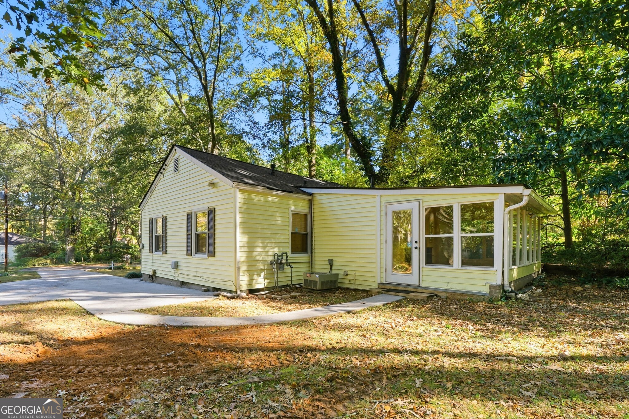 2518 Pine Lake Place