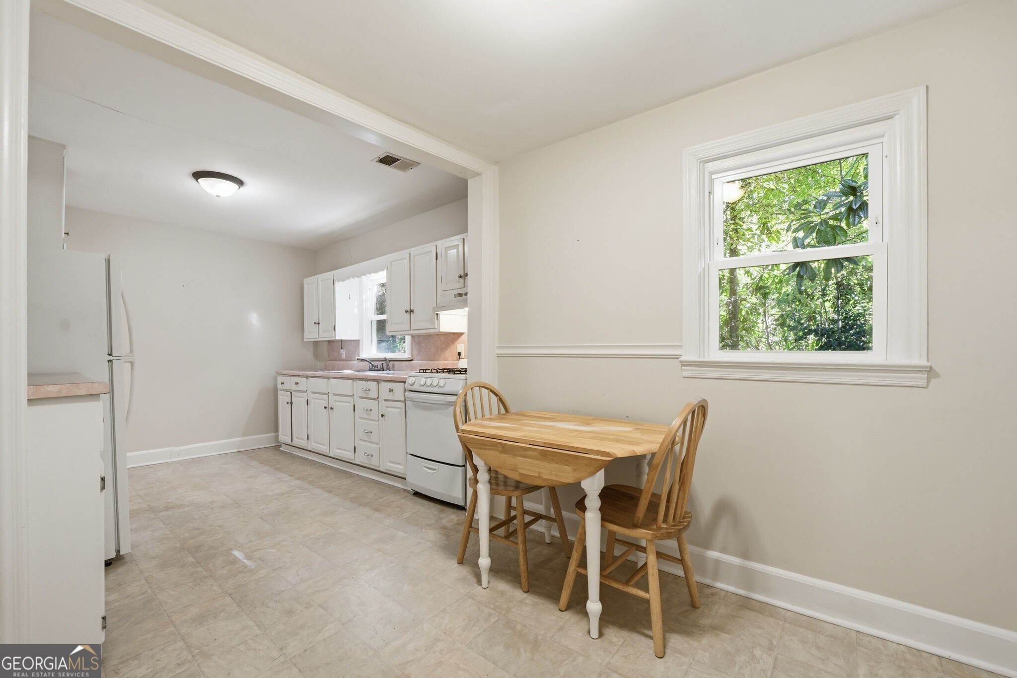 2518 Pine Lake Place