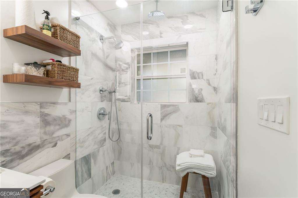 210 Sampson Street NE # 3